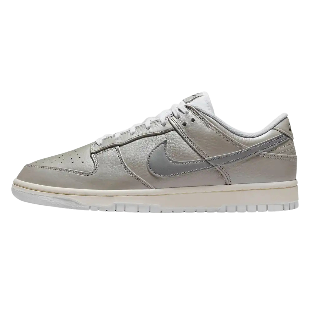 Tênis Dunk Low "Metallic Silver" Cinza